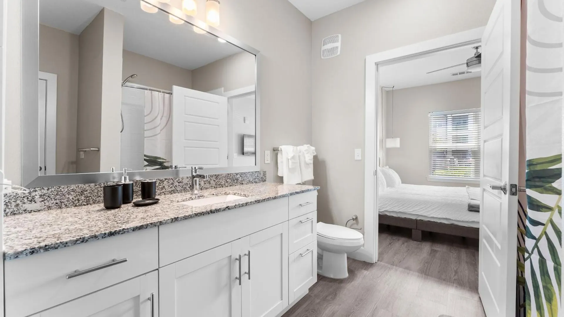 Private Full King Bed, Parks Nearby, Pool, Gym, Pet Allowed Orlando Apartment