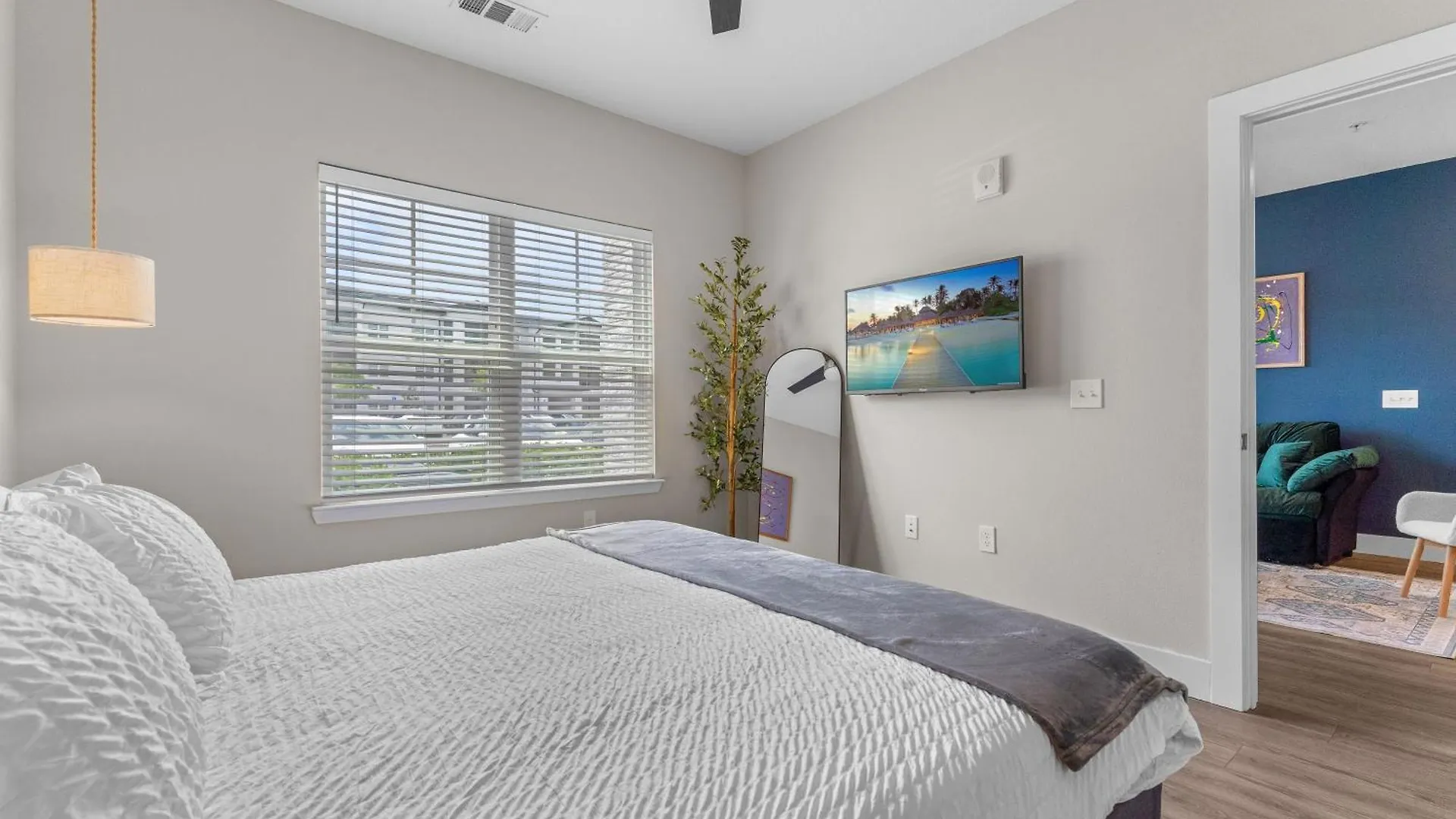 Private Full King Bed, Parks Nearby, Pool, Gym, Pet Allowed Orlando United States